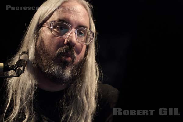 J MASCIS - 2011-04-16 - PARIS - Point Ephemere - 